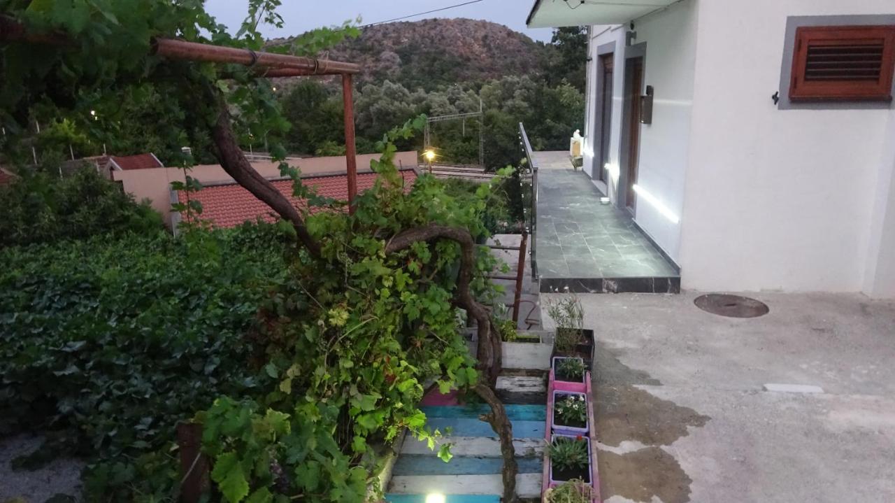 Apartment Kraljica Jelena Virpazar Exterior foto